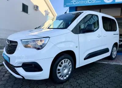 Vendo Opel Combo 2022 - 18450 EUR, 134000 km - AUTO.MOTO.pt