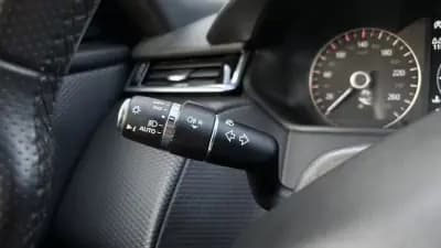 Vendo Land Rover Range Rover Velar 2019 - 37650 EUR, 96521 km - AUTO.MOTO.pt