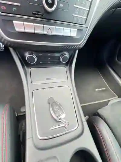 Vendo Mercedes-Benz A 180 2016 - 15400 EUR, 170310 km - AUTO.MOTO.pt