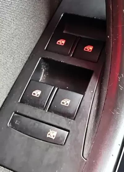 Vendo Opel Astra Sports Tourer 2015 - 8999 EUR, 250000 km - AUTO.MOTO.pt