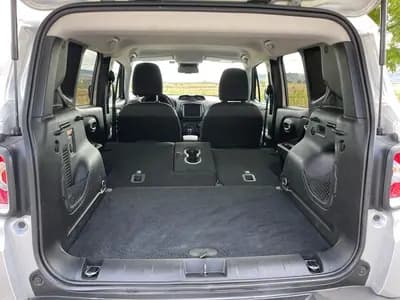 Vendo Jeep Renegade 2018 - 18980 EUR, 112000 km - AUTO.MOTO.pt