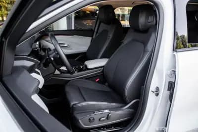 Vendo Ford Explorer 2024 - 39990 EUR, 15628 km - AUTO.MOTO.pt