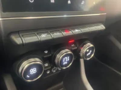 Vendo Renault Clio 2022 - 17899 EUR, 38000 km - AUTO.MOTO.pt