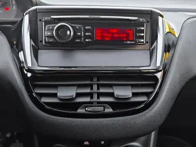 Sell Peugeot 207 1.4 HDI PACK CLIM 2015 - 7450 EUR, 164000 km - AUTO.MOTO.pt