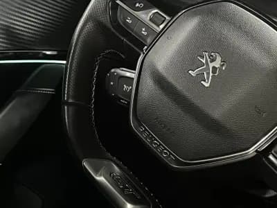 Sell Peugeot 208 2021 - 15990 EUR, 40000 km - AUTO.MOTO.pt