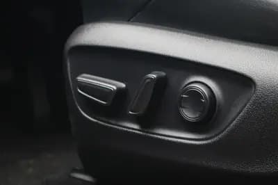 Vendo Toyota RAV4 2022 - 44880 EUR, 71000 km - AUTO.MOTO.pt