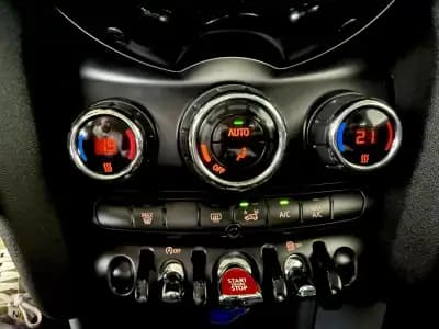 Vendo MINI One 2016 - 12999 EUR, 132000 km - AUTO.MOTO.pt