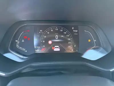 Vendo Renault Clio 2020 - 11900 EUR, 158151 km - AUTO.MOTO.pt