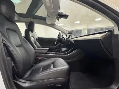 Sell Tesla Model 3 2019 - 24890 EUR, 118800 km - AUTO.MOTO.pt