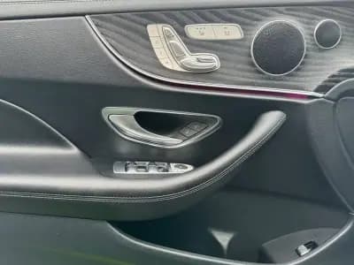 Vendo Mercedes-Benz E 220 2017 - 34999 EUR, 179000 km - AUTO.MOTO.pt