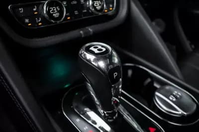 Sell Bentley Bentayga 2022 - 230000 EUR, 70942 km - AUTO.MOTO.pt