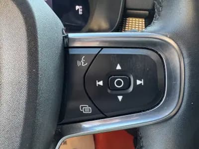 Vendo Volvo XC 40 2021 - 29500 EUR, 116000 km - AUTO.MOTO.pt