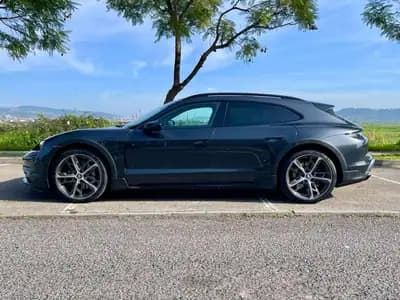 Sell Porsche Taycan Cross Turismo 2023 - 106480 EUR, 30000 km - AUTO.MOTO.pt