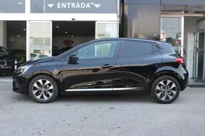 Sell Renault Clio 2023 - 15900 EUR, 41700 km - AUTO.MOTO.pt