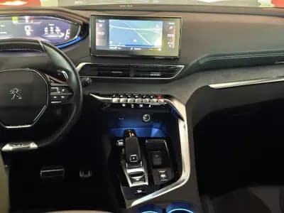 Vendo Peugeot 3008 2021 - 29990 EUR, 73877 km - AUTO.MOTO.pt