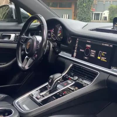 Sell Porsche Panamera Sport Turismo 2019 - 69990 EUR, 210000 km - AUTO.MOTO.pt