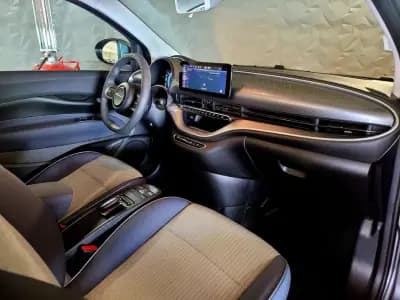 Sell Fiat 500e C 2022 - 28990 EUR, 7468 km - AUTO.MOTO.pt