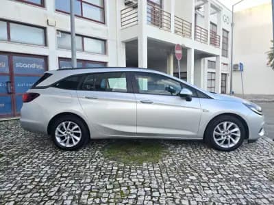Vendo Opel Astra Sports Tourer 2020 - 9950 EUR, 208000 km - AUTO.MOTO.pt