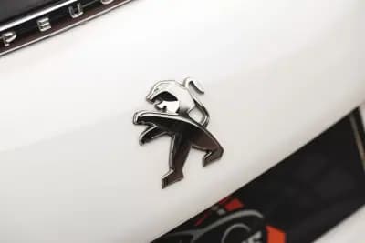 Vendo Peugeot 208 2014 - 7900 EUR, 203000 km - AUTO.MOTO.pt