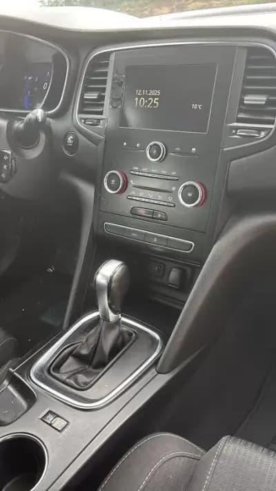 Sell Renault Mégane 2019 - 7000 EUR, 310000 km - AUTO.MOTO.pt