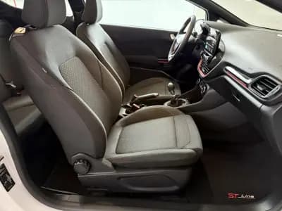 Vendo Ford Fiesta 2018 - 12500 EUR, 146800 km - AUTO.MOTO.pt