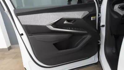 Vendo Peugeot 5008 2025 - 33900 EUR, 25000 km - AUTO.MOTO.pt