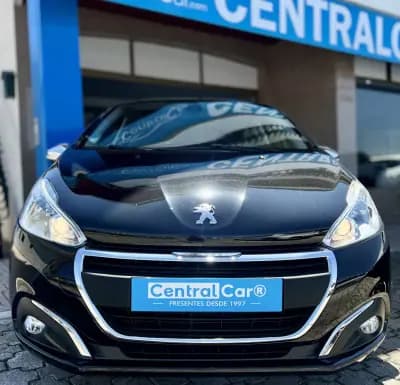 Vendo Peugeot 208 2017 - 9950 EUR, 147000 km - AUTO.MOTO.pt
