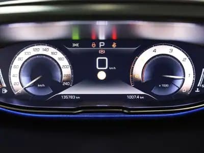 Sell Peugeot 5008 2020 - 23900 EUR, 135000 km - AUTO.MOTO.pt