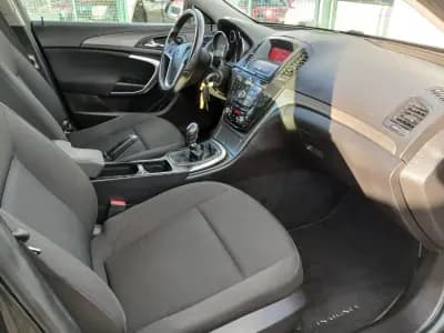 Sell Opel Insignia Sports Tourer 2011 - 7150 EUR, 176528 km - AUTO.MOTO.pt