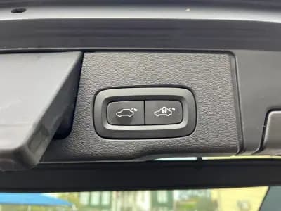 Vendo Volvo XC 60 2020 - 32750 EUR, 141000 km - AUTO.MOTO.pt