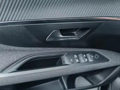 Vendo Peugeot 5008 2021 - 19900 EUR, 128209 km - AUTO.MOTO.pt