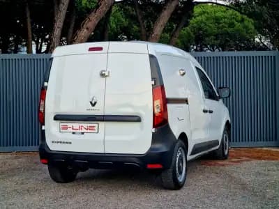 Vendo Renault Express 2021 - 13990 EUR, 121868 km - AUTO.MOTO.pt
