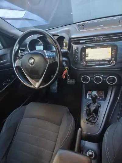 Sell Alfa Romeo Giulietta 2016 - 12990 EUR, 166000 km - AUTO.MOTO.pt