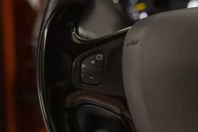 Vendo Renault Captur 2015 - 13900 EUR, 68386 km - AUTO.MOTO.pt