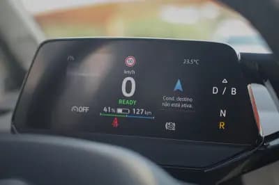 Vendo Volkswagen ID.3 2024 - 29990 EUR, 15120 km - AUTO.MOTO.pt