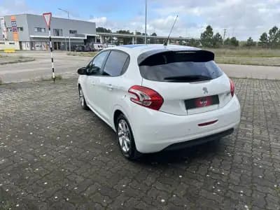 Sell Peugeot 208 2012 - 9990 EUR, 178000 km - AUTO.MOTO.pt