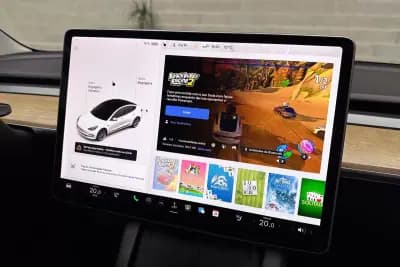 Vendo Tesla Model 3 2021 - 25450 EUR, 58710 km - AUTO.MOTO.pt