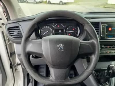 Vendo Peugeot Expert 2019 - 13990 EUR, 154840 km - AUTO.MOTO.pt