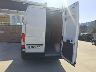 Vendo Peugeot Boxer 2021 - 17950 EUR, 127839 km - AUTO.MOTO.pt