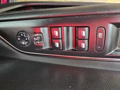 Vendo Peugeot 3008 2020 - 18999 EUR, 72900 km - AUTO.MOTO.pt