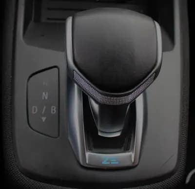 Vendo Renault Zoe 2020 - 14350 EUR, 62000 km - AUTO.MOTO.pt