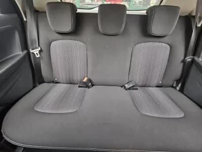 Vendo Renault Zoe 2019 - 7850 EUR, 130850 km - AUTO.MOTO.pt