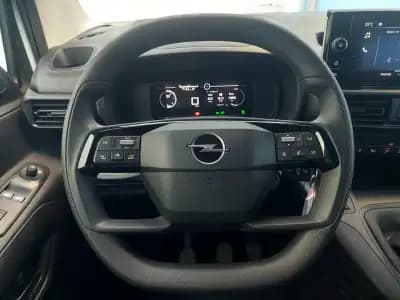 Vendo Opel Combo 2025 - 19750 EUR, 11997 km - AUTO.MOTO.pt