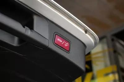 Sell Mercedes-Benz C 180 2020 - 20900 EUR, 212147 km - AUTO.MOTO.pt