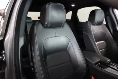 Sell Jaguar F-Pace 2018 - 33900 EUR, 70000 km - AUTO.MOTO.pt