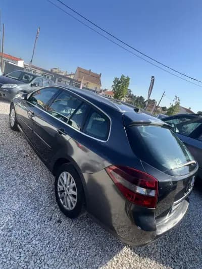 Vendo Renault Laguna Break 2013 - 6250 EUR, 244000 km - AUTO.MOTO.pt