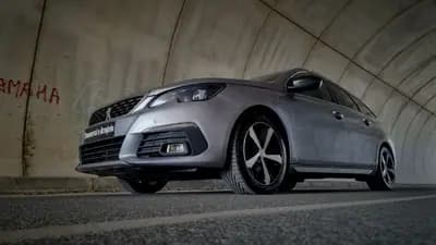 Sell Peugeot 308 SW 2018 - 15800 EUR, 139000 km - AUTO.MOTO.pt