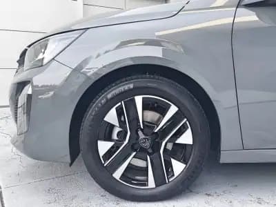 Vendo Peugeot 208 2025 - 23500 EUR, 14659 km - AUTO.MOTO.pt