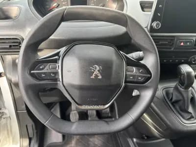 Vendo Peugeot Partner 2020 - 17990 EUR, 116800 km - AUTO.MOTO.pt