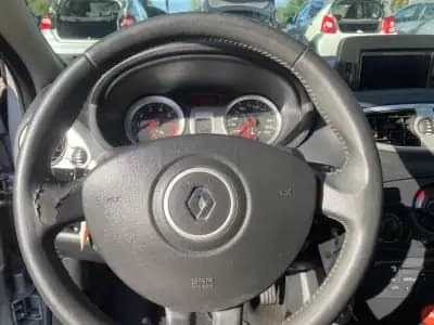 Vendo Renault Clio 2010 - 4990 EUR, 207500 km - AUTO.MOTO.pt